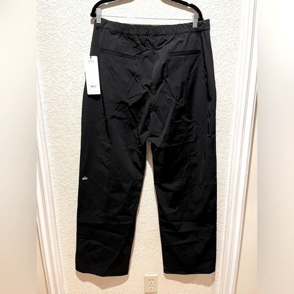 NWT Alo Yoga Flip It Trousers in Black Size L - Picture 8 of 16